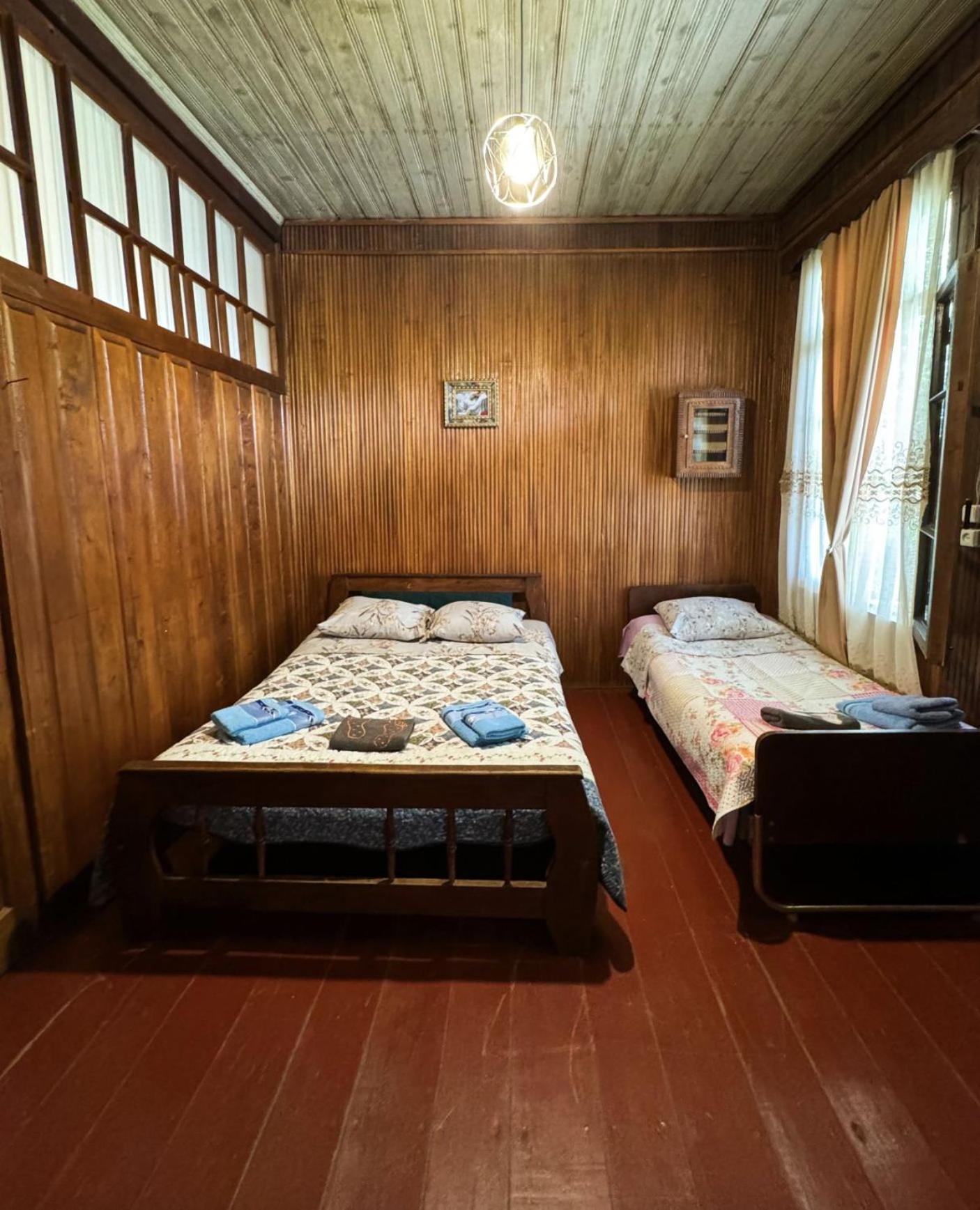 Martvili Guest House Oasis Eksteriør bilde