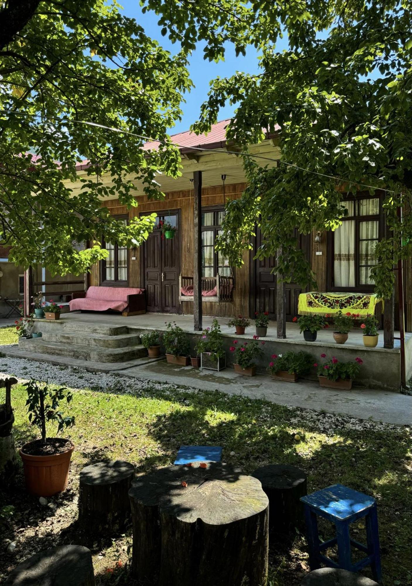 Martvili Guest House Oasis Eksteriør bilde