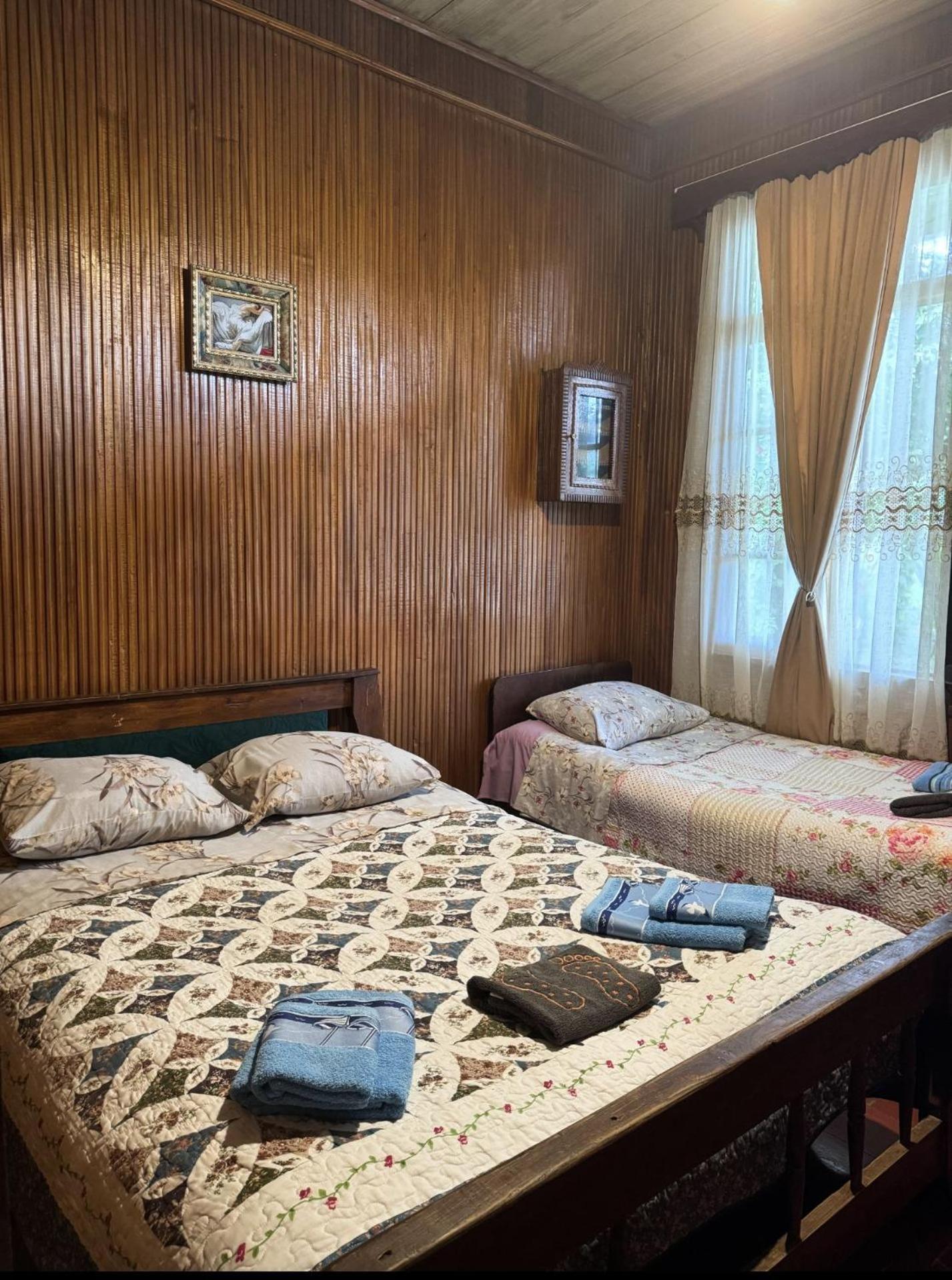 Martvili Guest House Oasis Eksteriør bilde