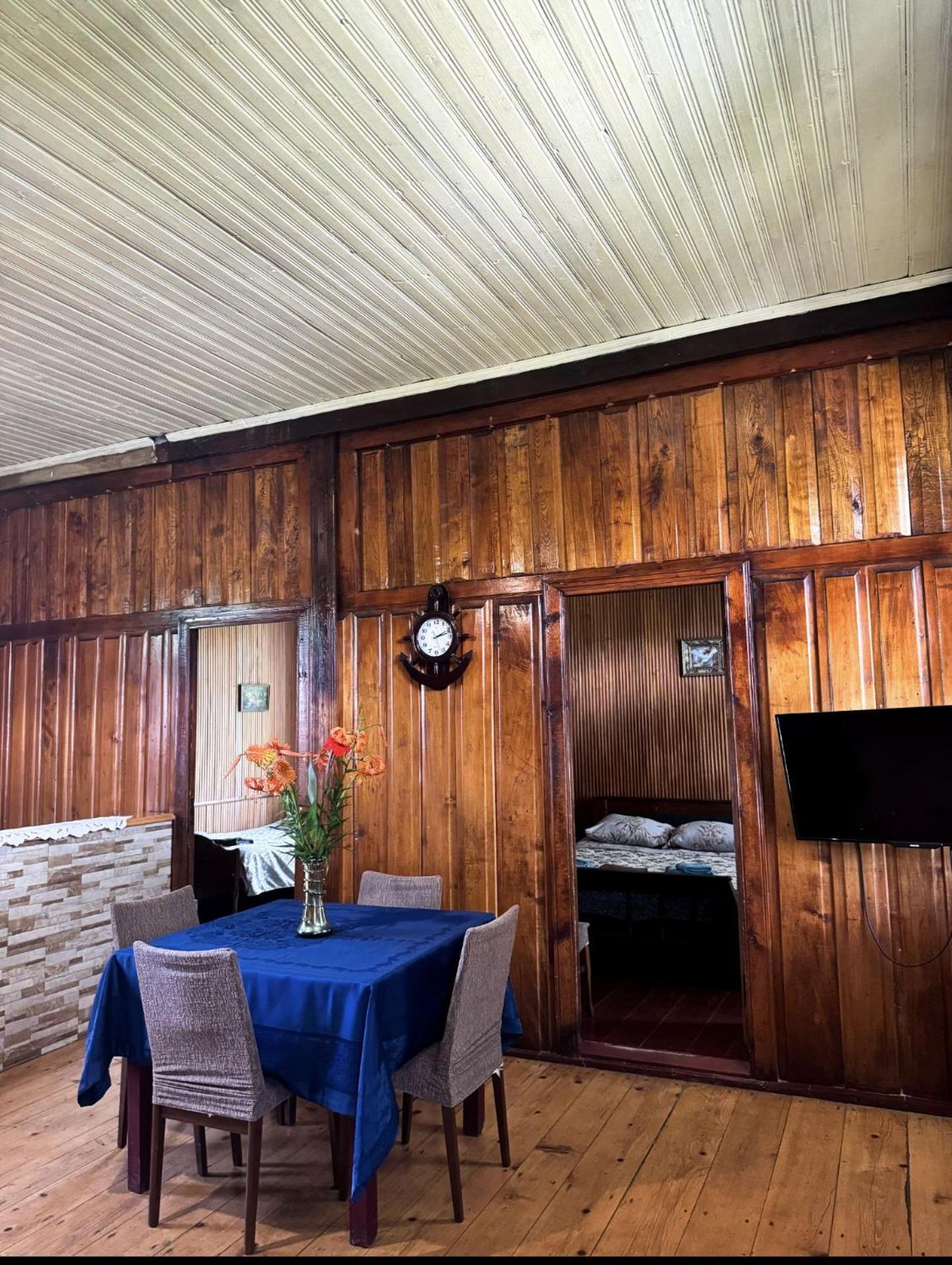 Martvili Guest House Oasis Eksteriør bilde