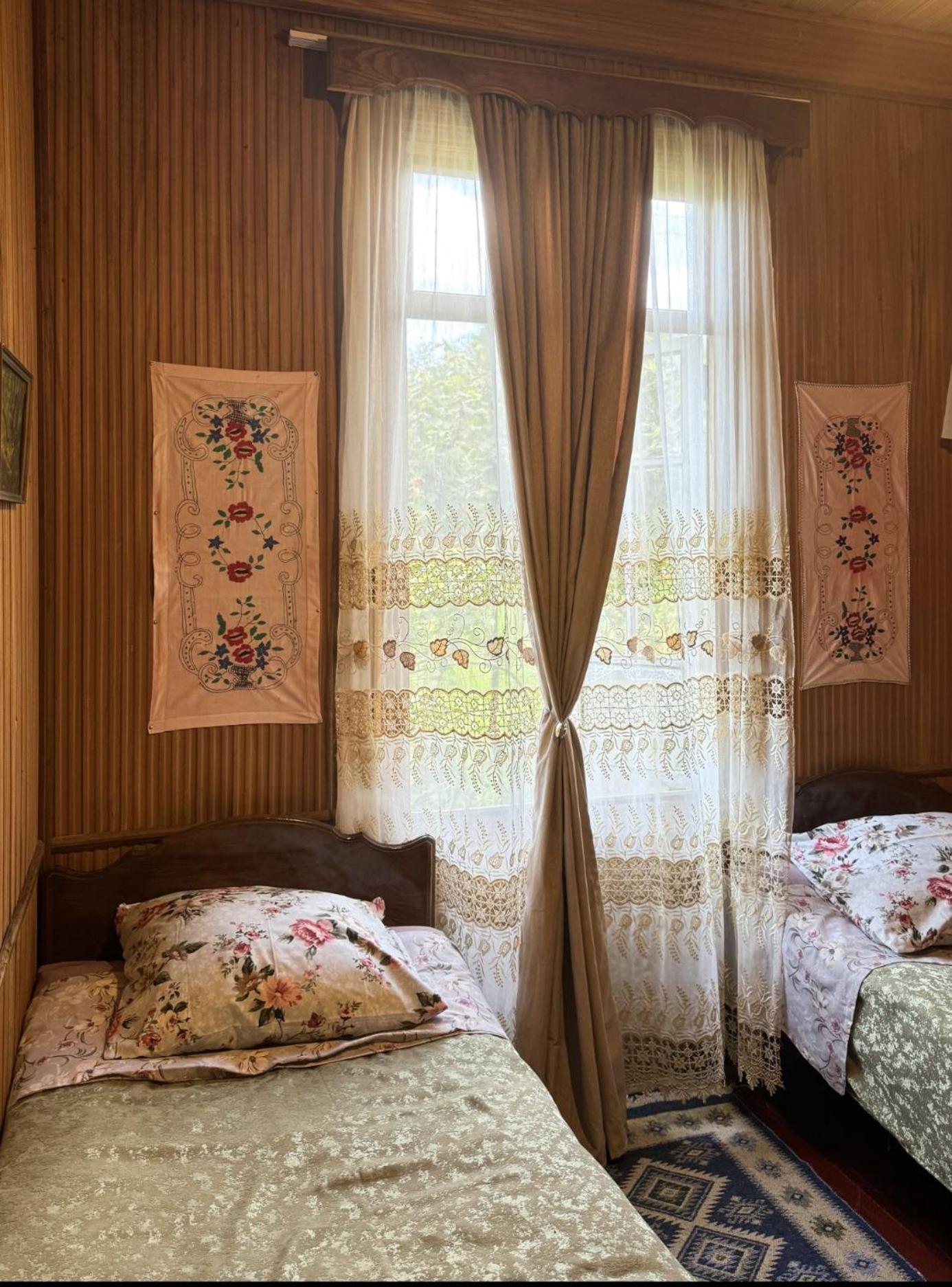 Martvili Guest House Oasis Eksteriør bilde